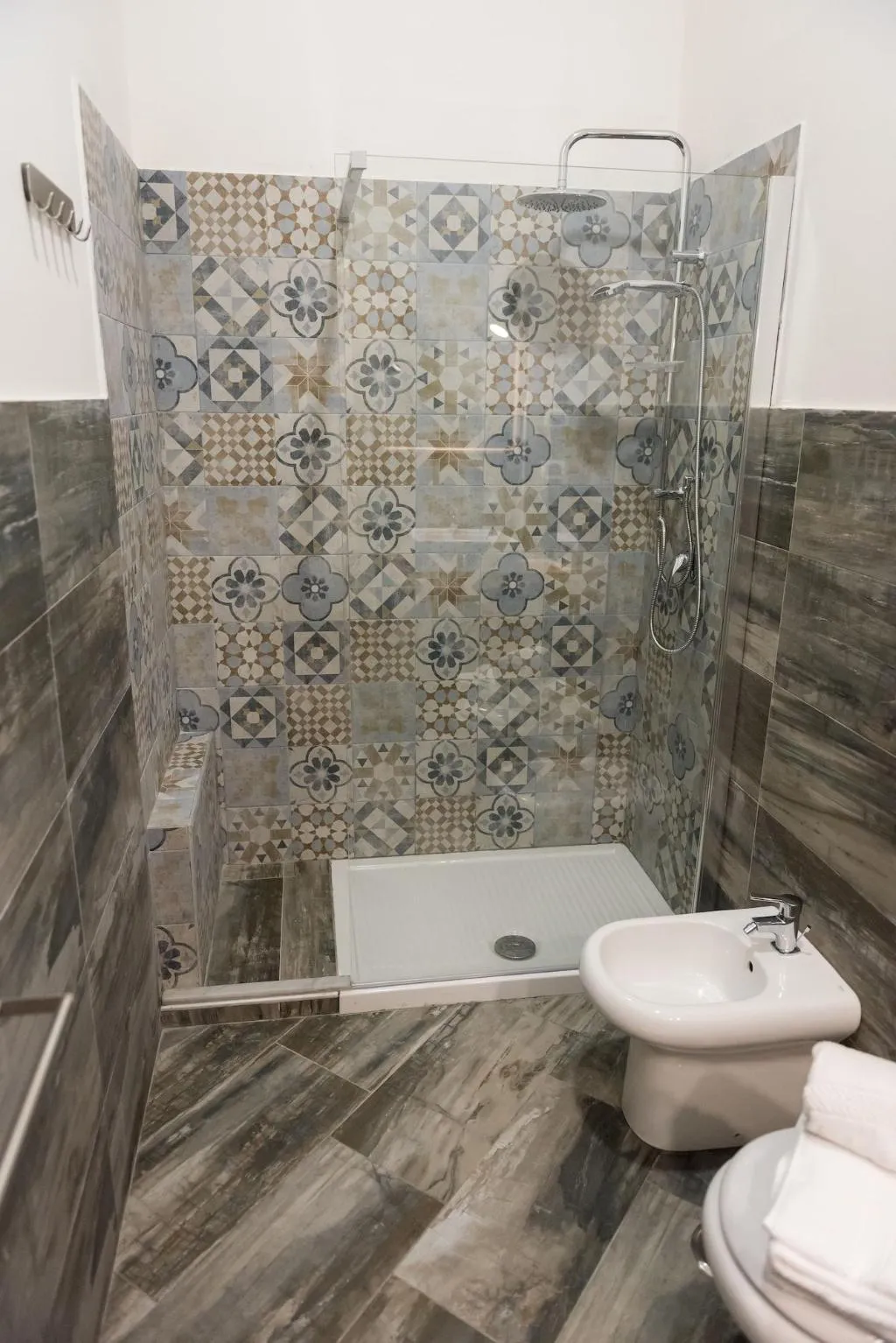 Room, Palazzo San Vincenzo, Naples