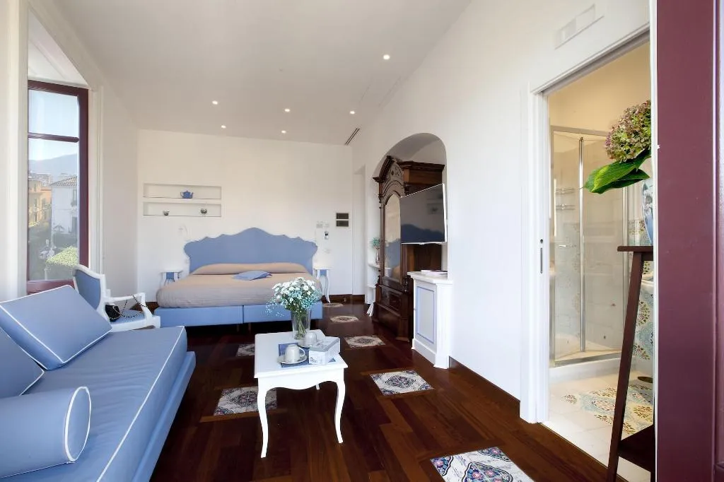 Room, La Casa Dell Orologio, Naples