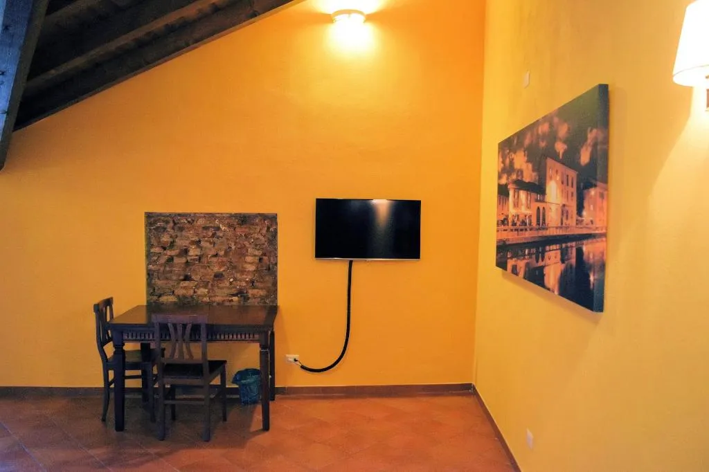 Room, Corte Certosina, Milan