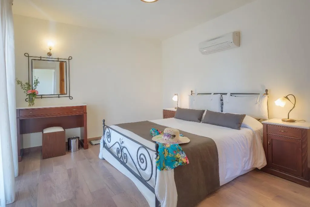 VILLA THREE BEDROOMS Room, Miramare Resort & Spa, Crete