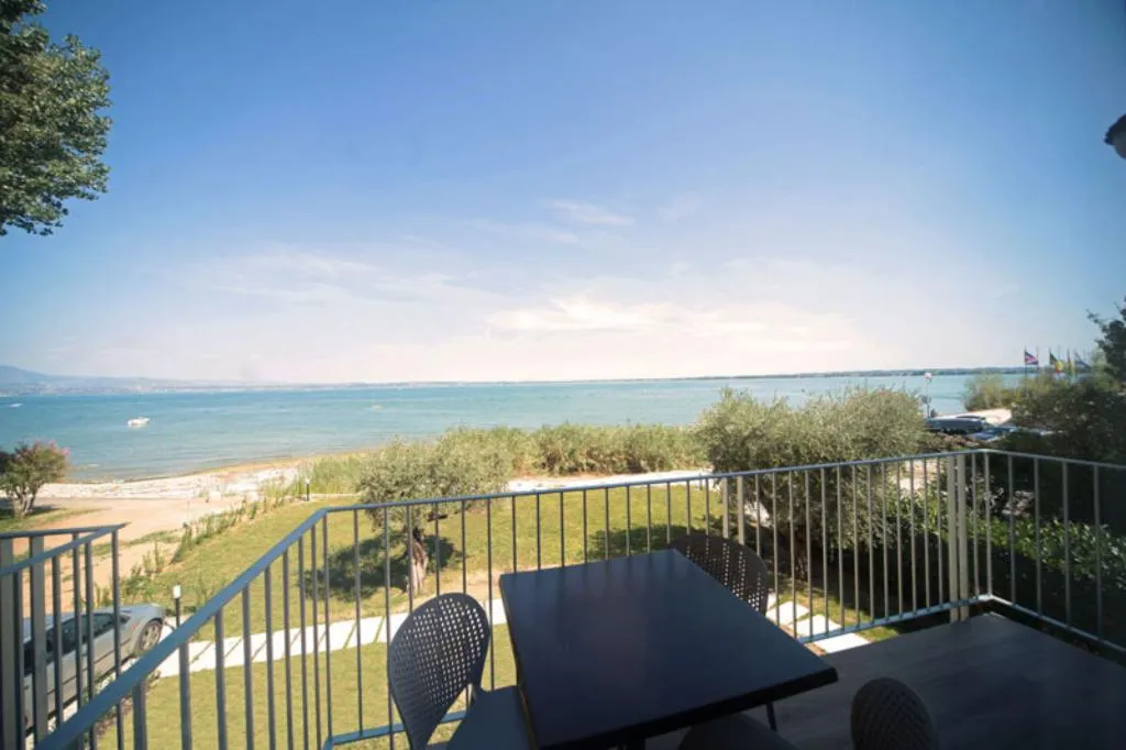 Beach, Villa Canneto, Milan