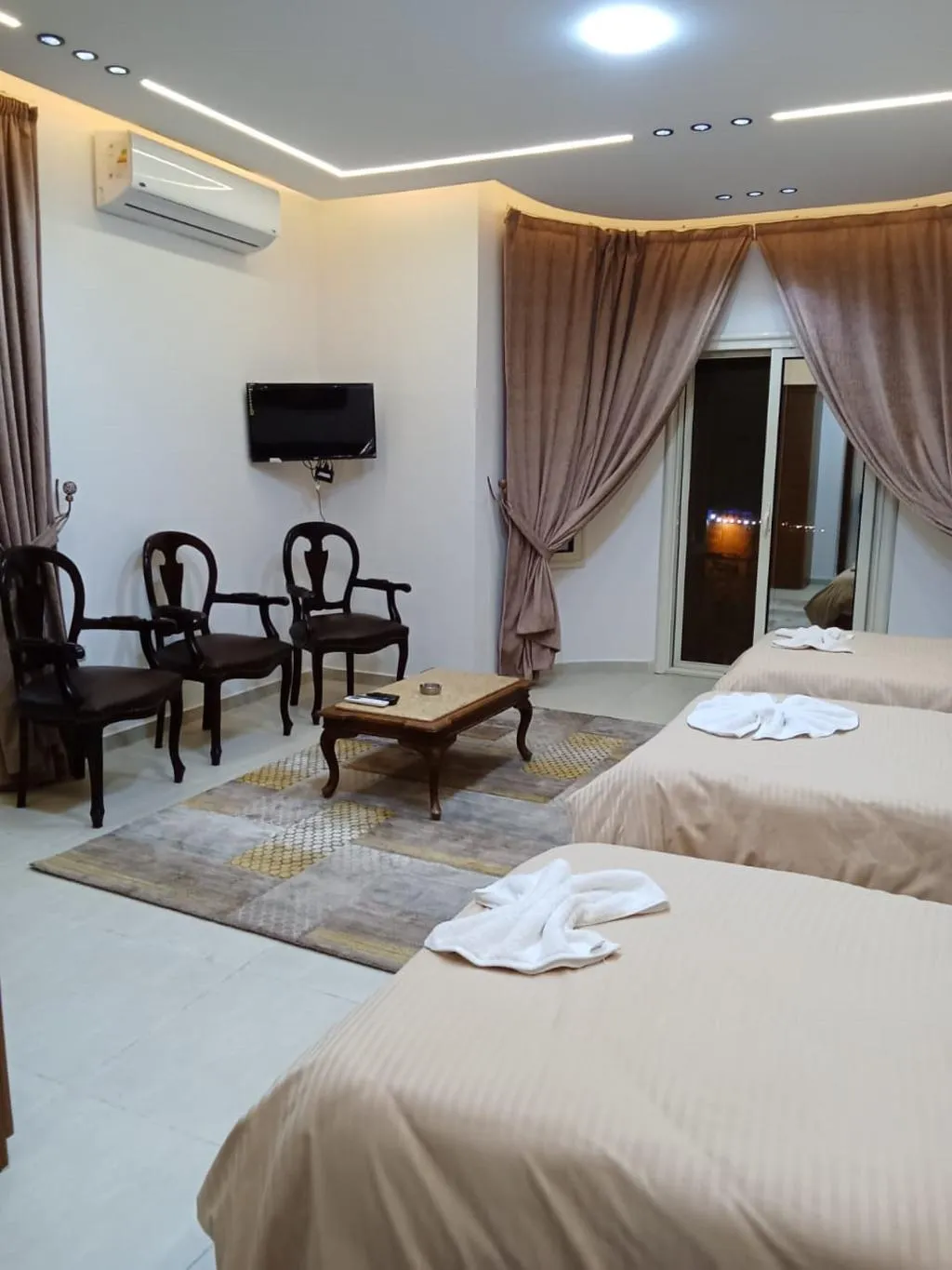 QUADRUPLE DELUXE Room, New Panorama Inn, Cairo