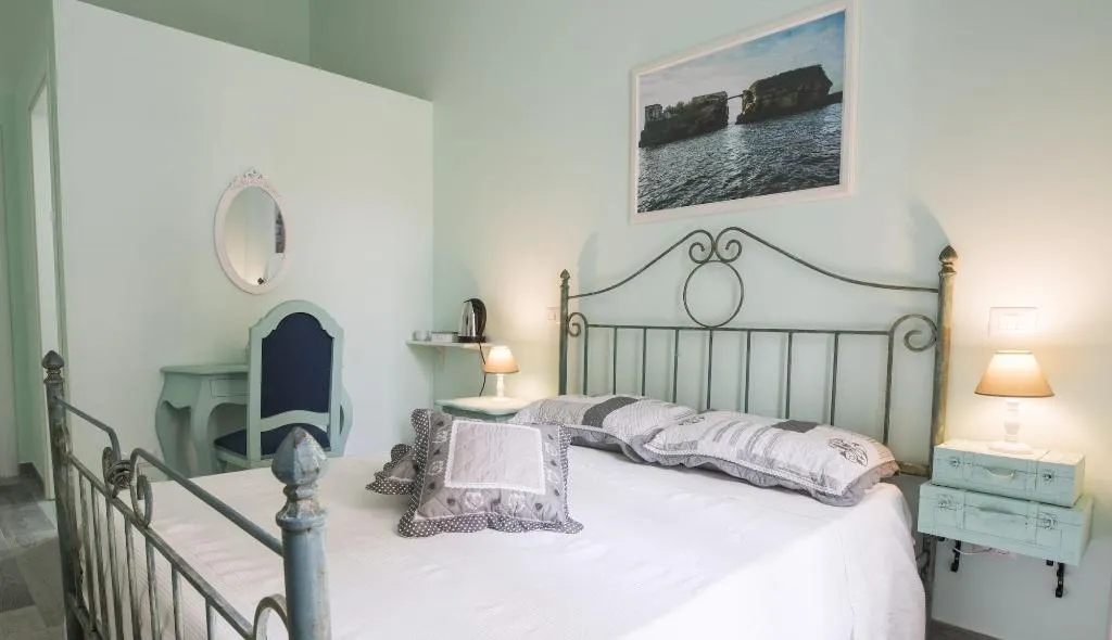 Room, Dimora Partenopea, Naples