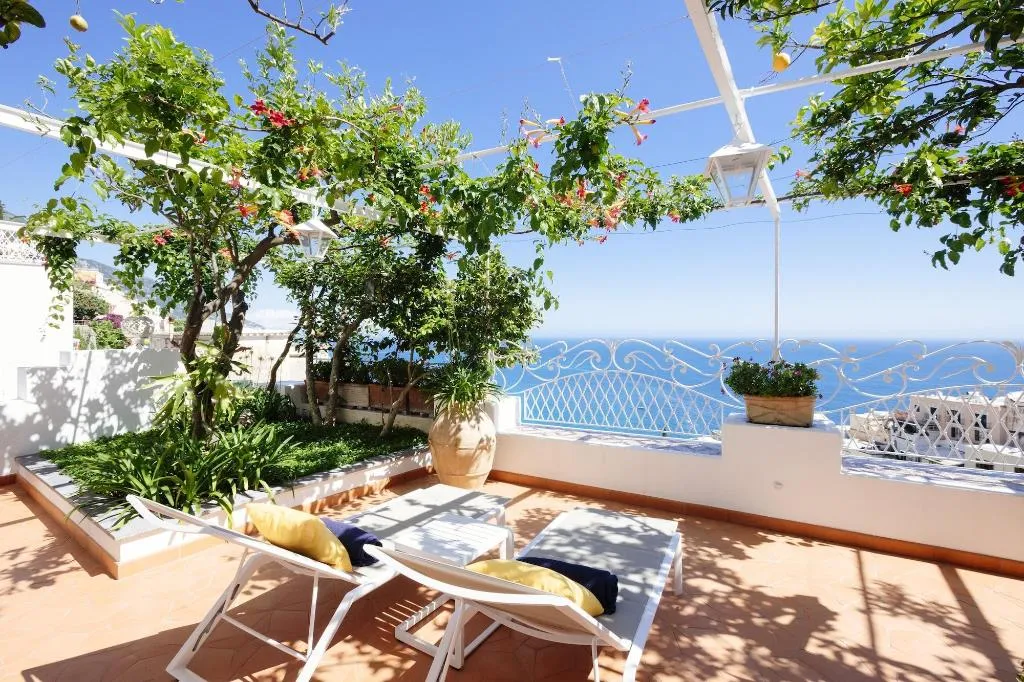 Room, La Bizantina, Naples
