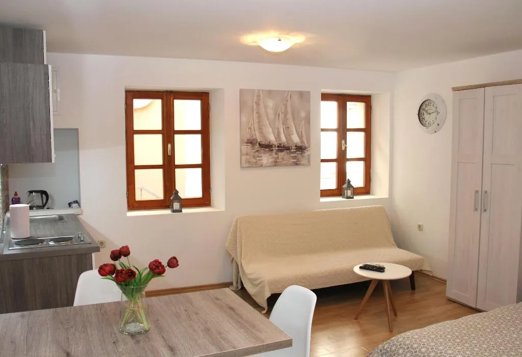 Room, Old Theatre Rooms And Apartments, Split