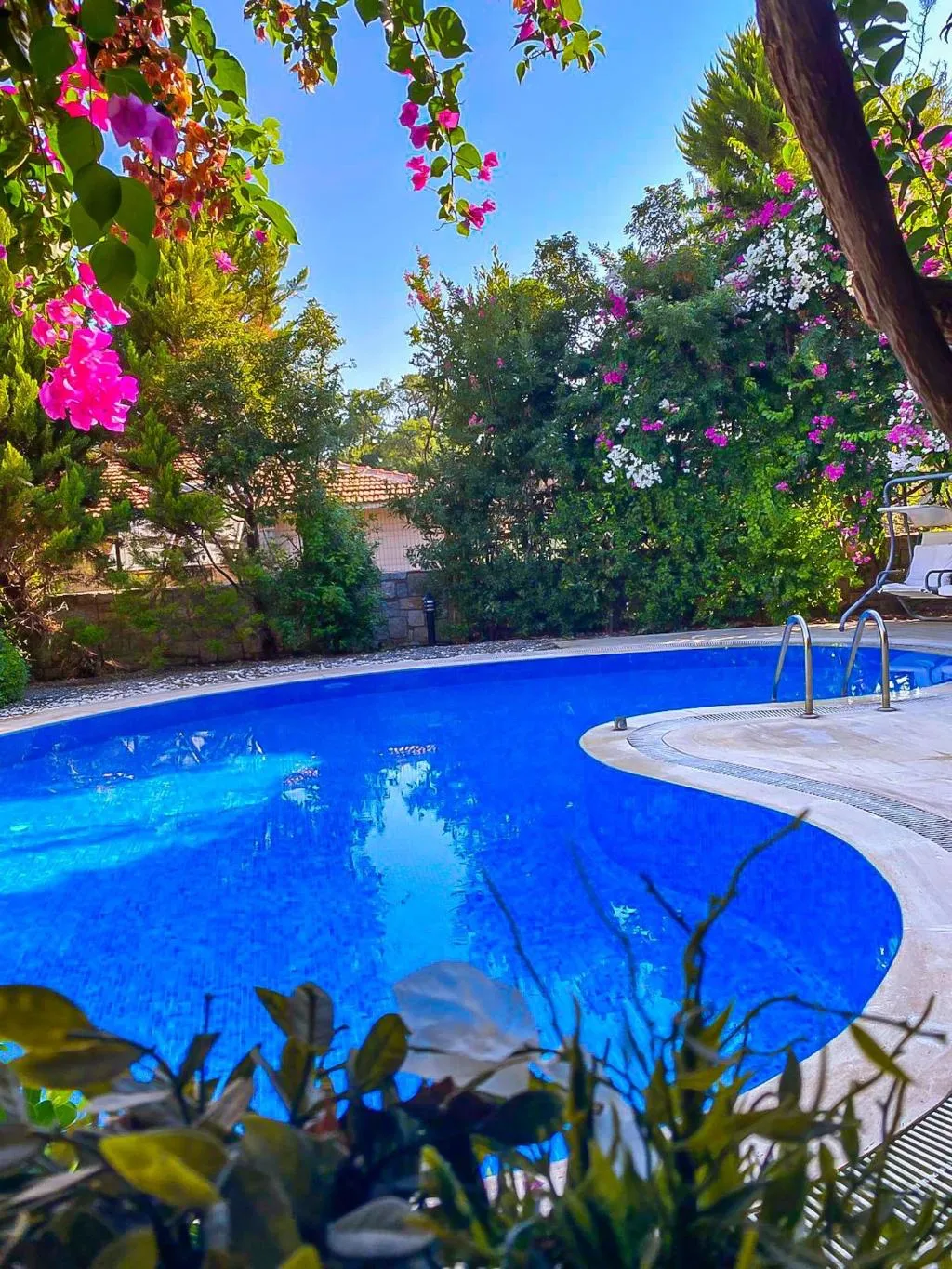 Sports and Entertainment, Lunabegonvil Tas Evler, Dalaman
