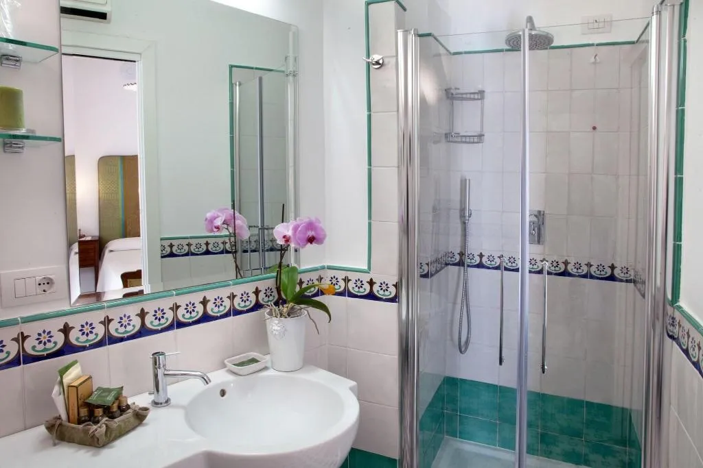 SUITE DELUXE SEA VIEW Room, Palazzo Pascal, Naples