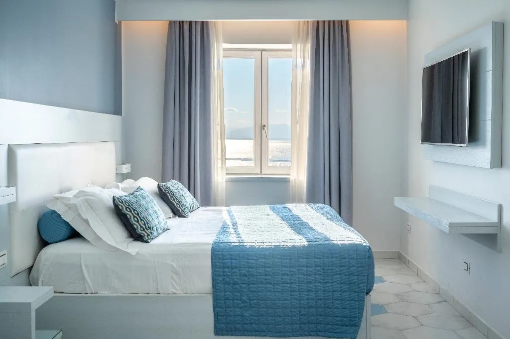 DOUBLE DELUXE Room, Lloyd's Baia, Naples