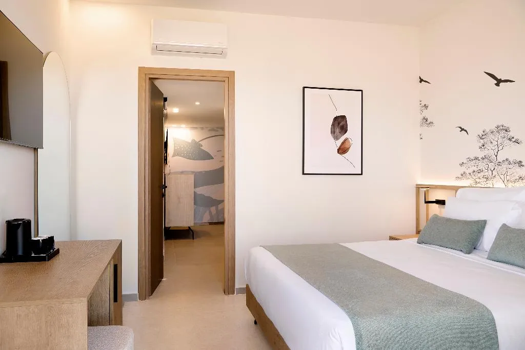 FAMILY ROOM GARDEN VIEW Room, Iberostar Waves Creta Panorama & Mare, Crete
