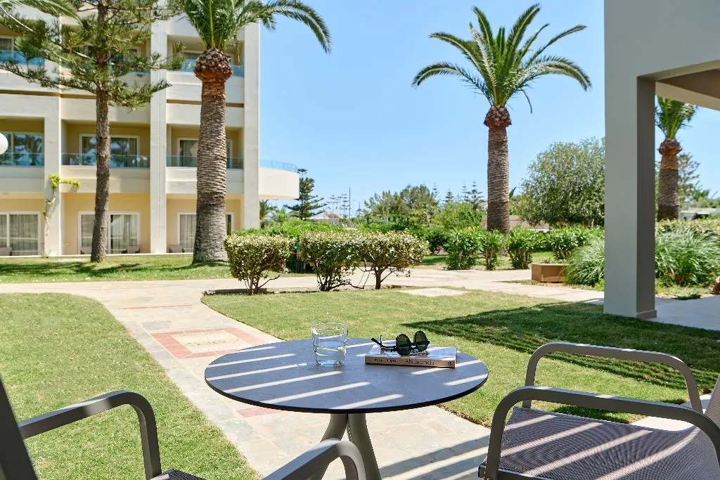 BUNGALOW GARDEN VIEW Room, Iberostar Waves Creta Panorama & Mare, Crete