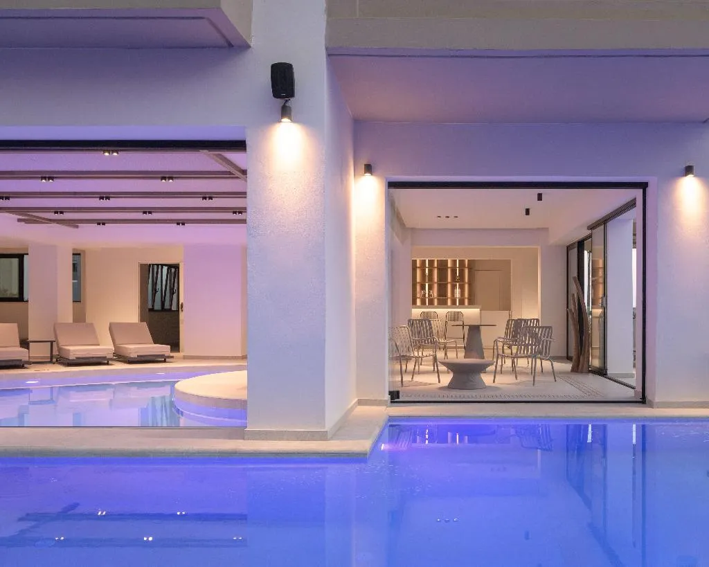 Pool, Theartemis Palace, Crete