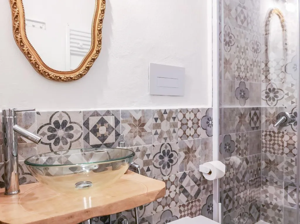 DOUBLE ONE BEDROOM WITH AIR CONDITIONING Room, BandB Civico 13, Naples