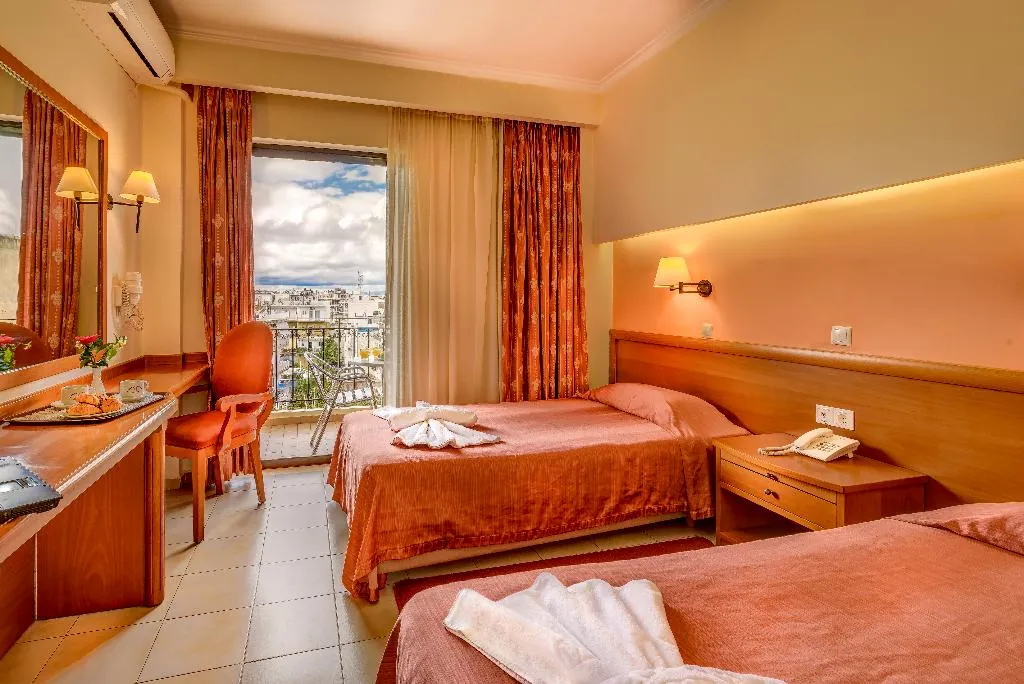 Double or Twin STANDARD Room, Chrispy City Living, Crete
