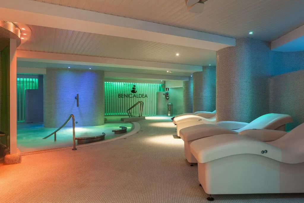 Sports and Entertainment, Ambassador Playa II, Costa Blanca