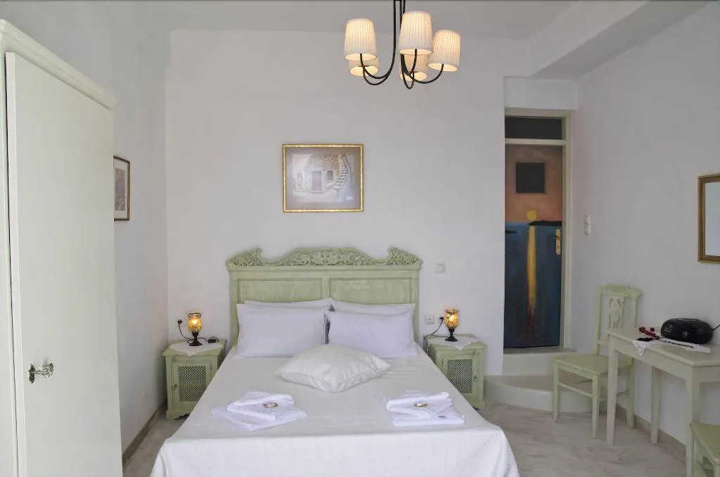 Room, Marizan Caves & Villas, Santorini, Santorini