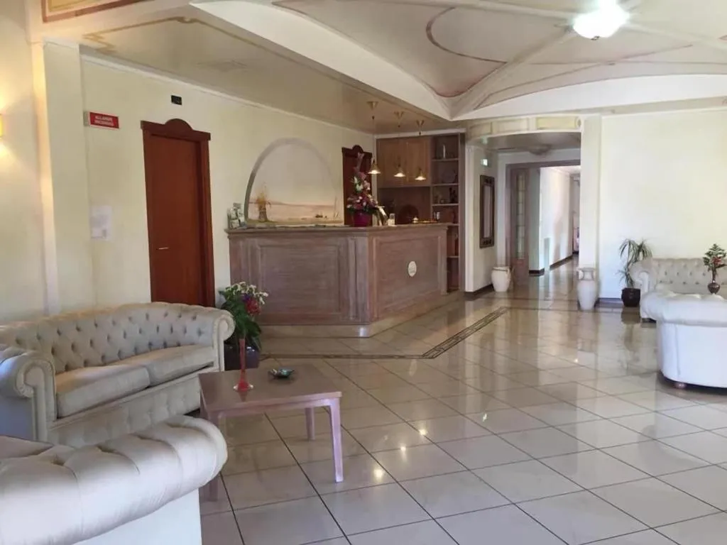 Lobby, Hotel Terra Di Gallura, Olbia