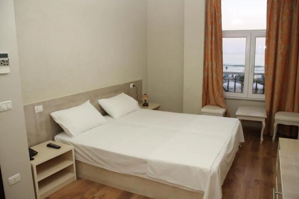 Room, Hotel Majestic, Durres