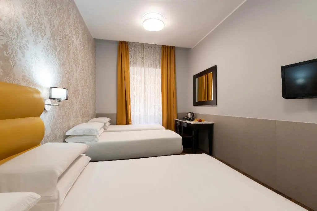 QUADRUPLE SUPERIOR Room, Virgilio, Rome