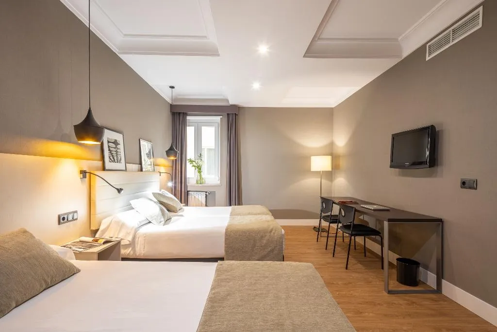 TRIPLE STANDARD Room, Cortezo, Madrid
