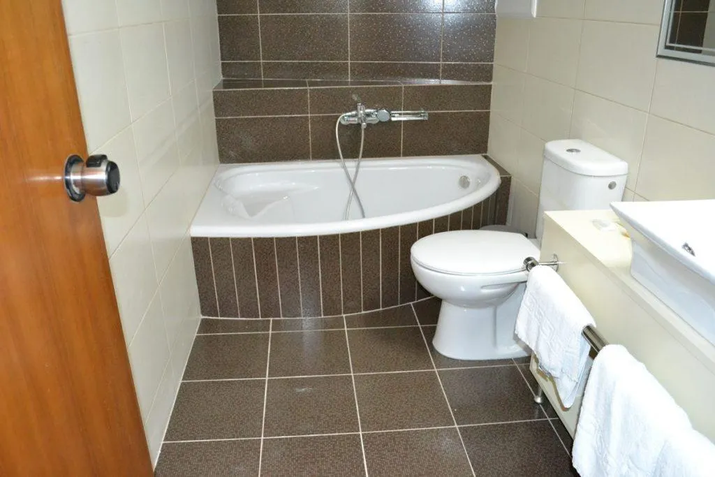 Room, Astron, Kos