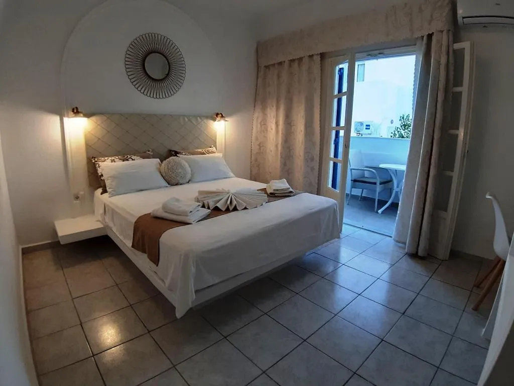 Room, Atalos Suites, Santorini