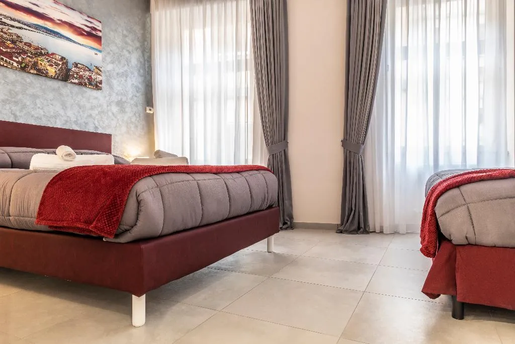 Room, Casina Rossa, Naples