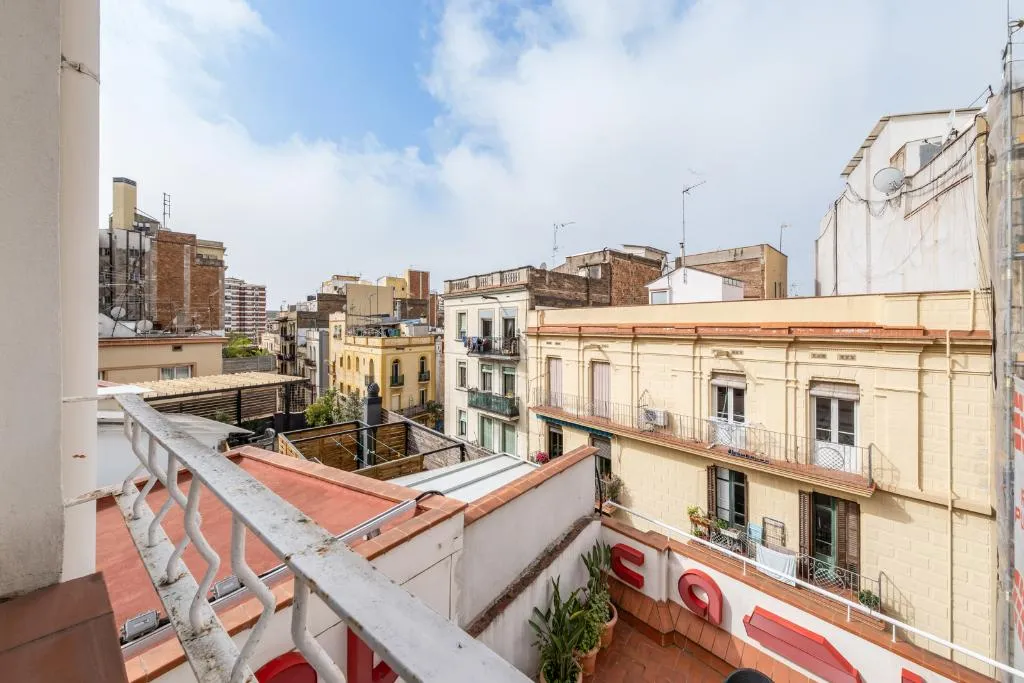 APARTMENT CAPACITY 5 THREE BEDROOM Room, Ainb Barcelona Sants Apartments, Barcelona