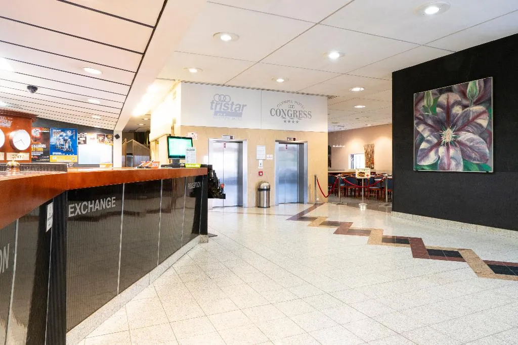Lobby, Olympik Tristar, Prague