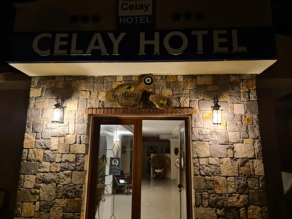 Lobby, Celay, Dalaman