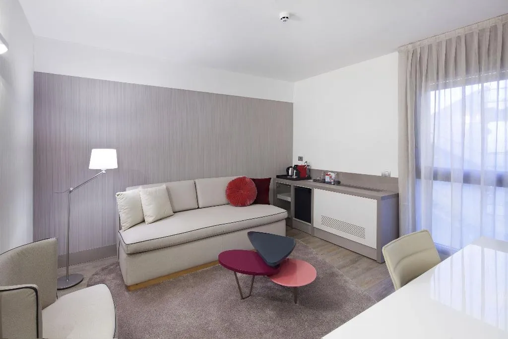 JUNIOR SUITE STANDARD Room, NH Milano Congress Centre, Milan