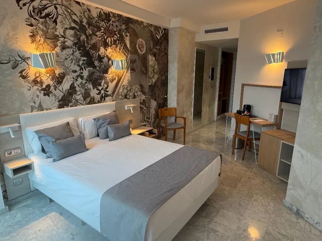 Double or Twin Accessible Room, Madeira Centro, Costa Blanca