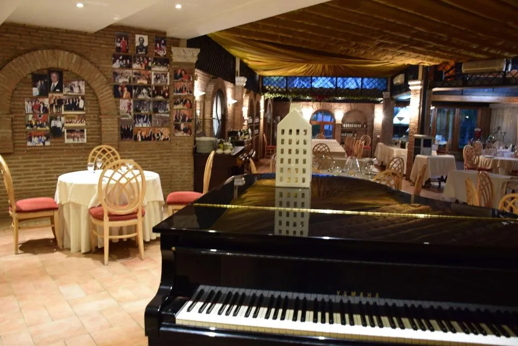 Restaurant, Mancini Park, Rome