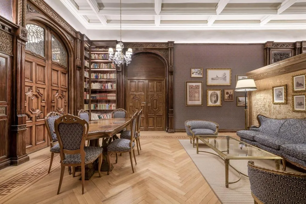 Room, AC Hotel Palacio del Retiro Autograph Collection, Madrid