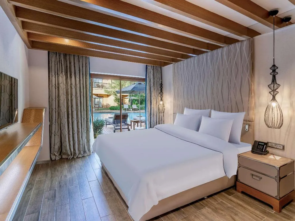 SUITE DELUXE POOL VIEW Room, Rixos Premium Belek L.O.L Theme Park Free Access, Antalya