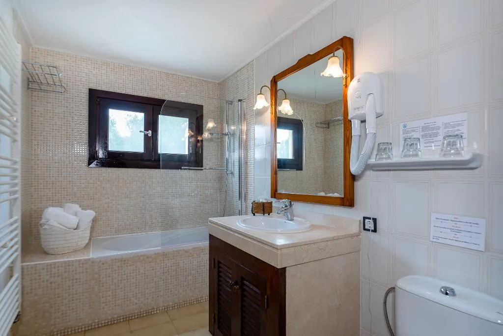 TRIPLE STANDARD Room, Hotel Rural Predio Son Serra, Majorca