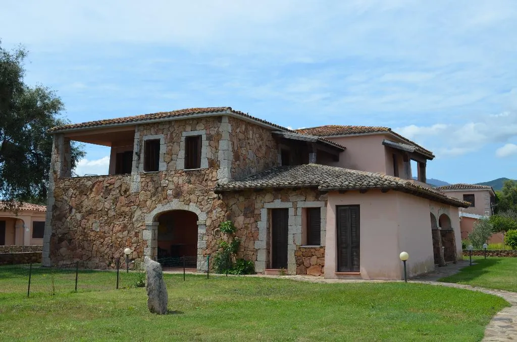 APARTMENT CAPACITY 4 Room, Complessi Residenziali Le Canne e Le Canne Mare, Olbia