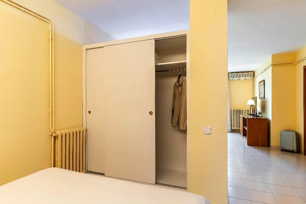 APARTMENT WITH TERRACE Room, Aparthotel Bertran, Barcelona