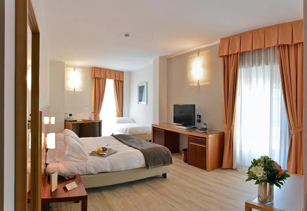 General view, Hotel Royal Falcone, Milan