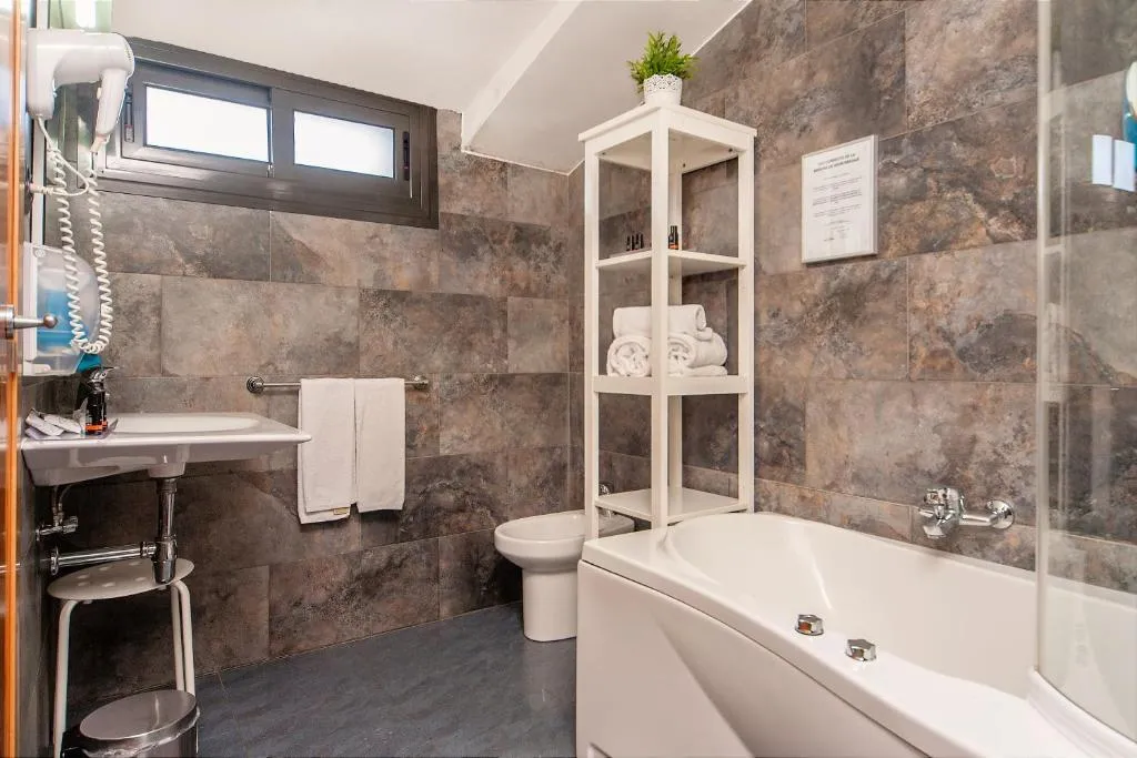 DOUBLE DELUXE Room, Sant Pere II Hotel, Barcelona