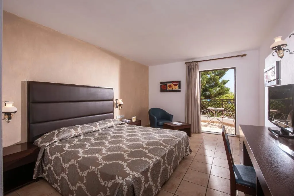 Double or Twin SIDE SEA VIEW Room, Hersonissos Maris, Crete