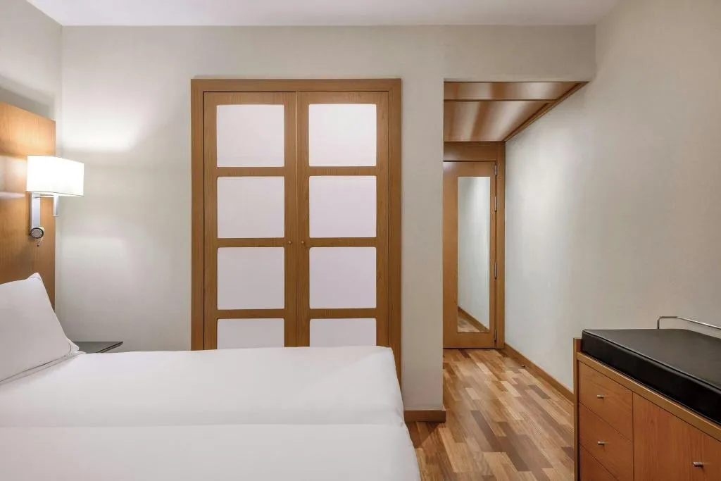 DOUBLE QUEEN SIZE BED Room, AC Sevilla Forum, Seville