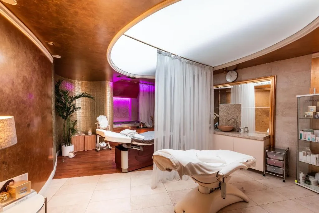 Sports and Entertainment, A11 Apartments Spa Dermique, Krakow