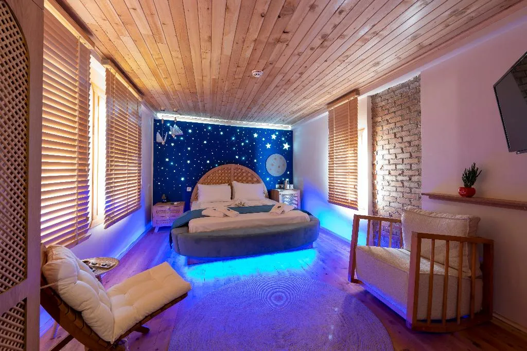 SUITE DELUXE ONE BED Room, The Little Prince Pension, Antalya