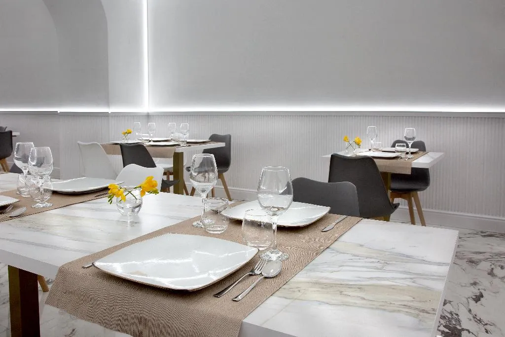 Restaurant, Palazzo Sant Antonio Napoli, Naples