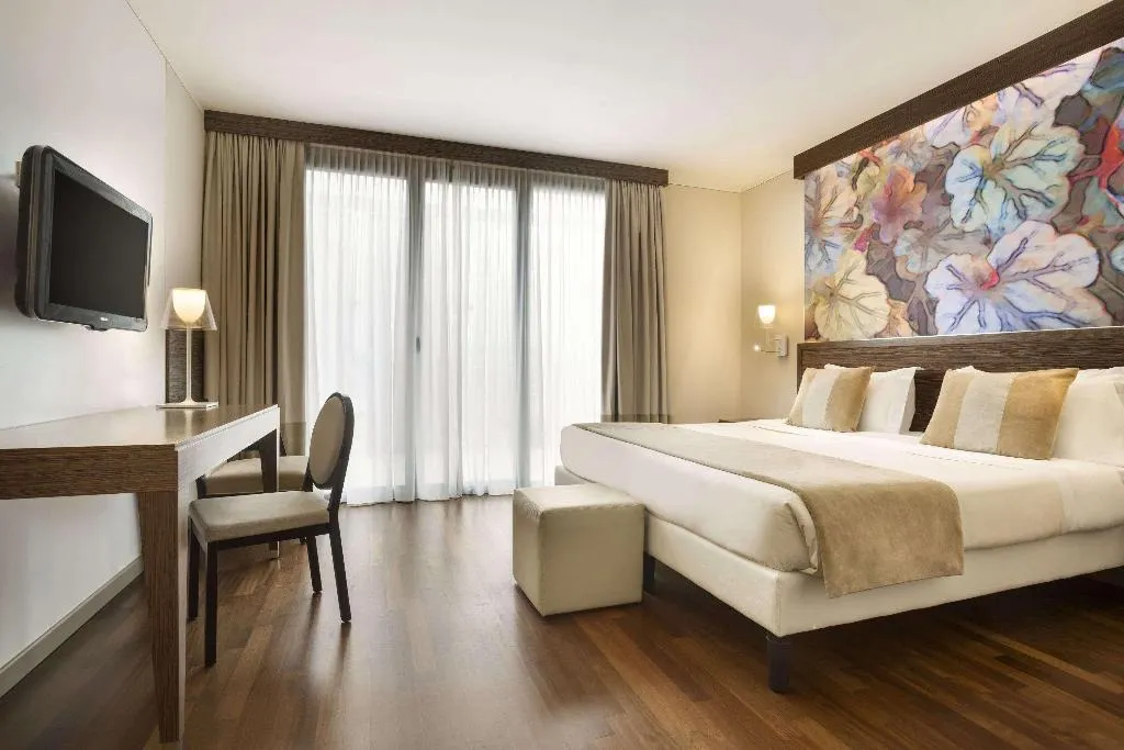 DOUBLE KING SIZE BED Room, Ramada Plaza Milano Hotel, Milan