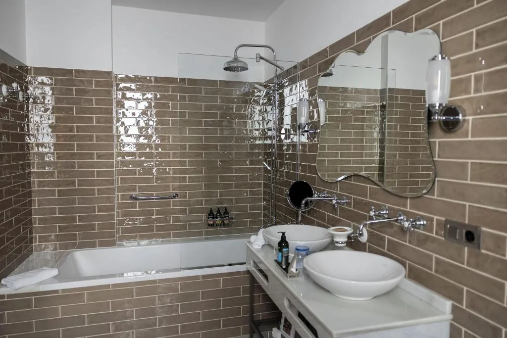 DOUBLE DELUXE KING BED Room, Gravina 51, Seville