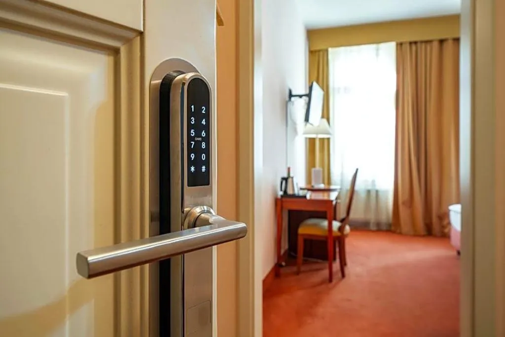Room, Hotel Raffaello, Prague