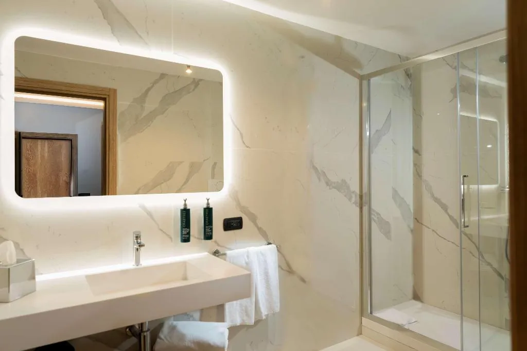 DOUBLE QUEEN SIZE BED Room, Hilton Garden Inn Milan Malpensa, Milan