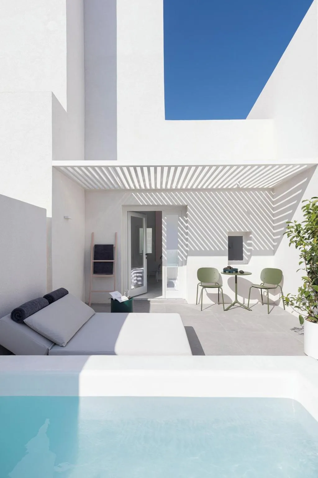 Room, Neo Luxury Suites, Santorini