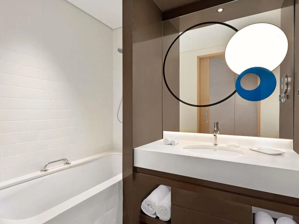 TWIN EXECUTIVE Room, Novotel Dubai Gold District, Dubai